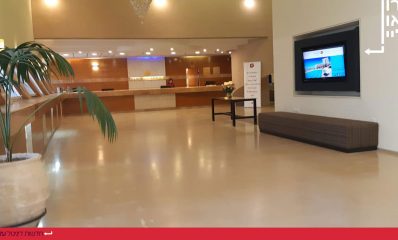 לובי מלון השרון הרצליה. צילום: שרון יונתן