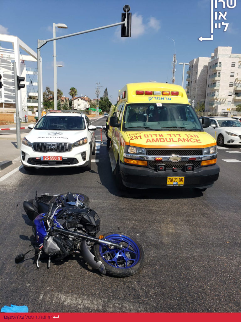 תאונת דרכים אופנוע בהרצליה. צילום: אסף אמר - הרצליה העיר שלי