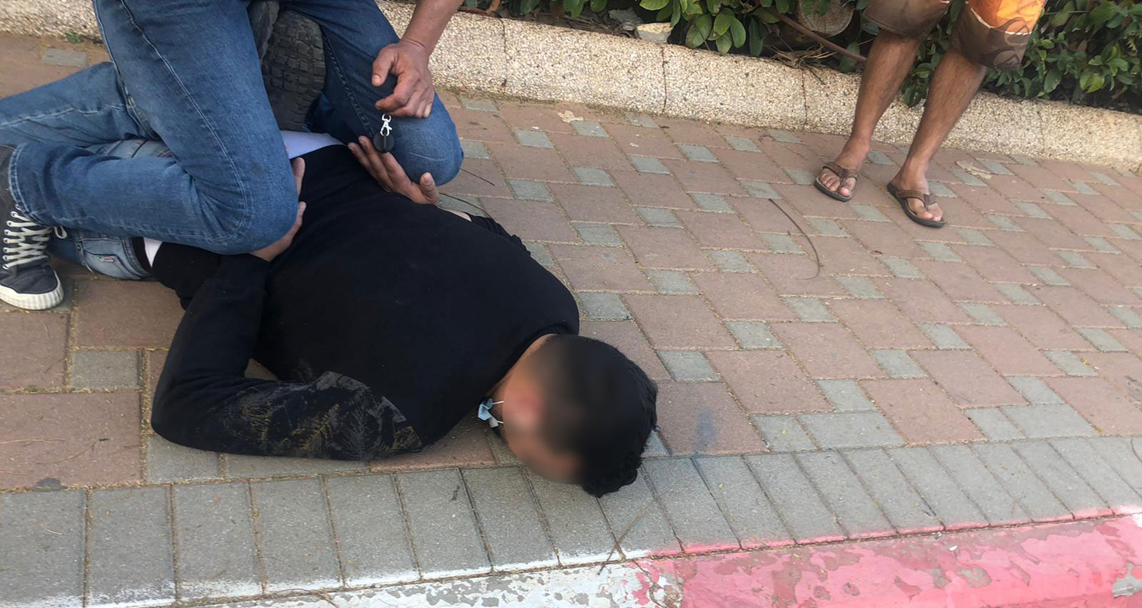 מעצר אזרחי בגן רש"ל הרצליה.צילום: פרטי