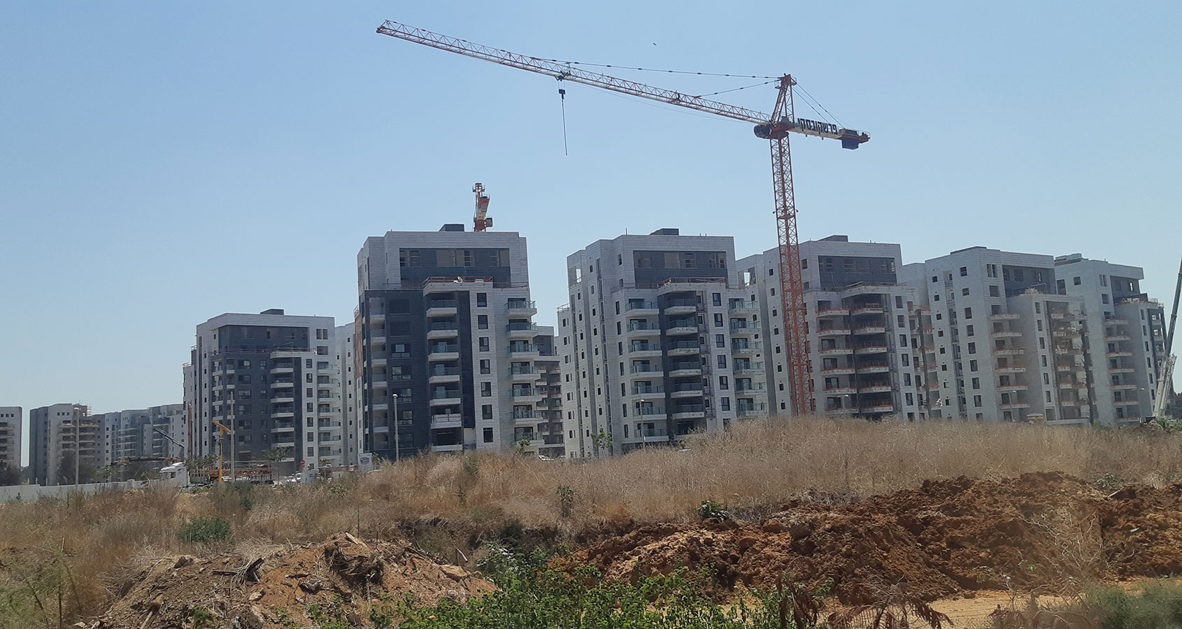 בנייה בגליל ים הרצליה | צילום: שרון יונתן