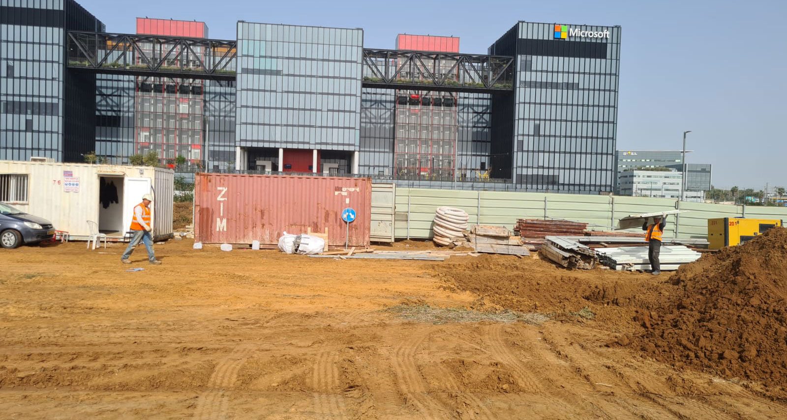 העבודות של תחנת הרכבת הקלה בהרצליה