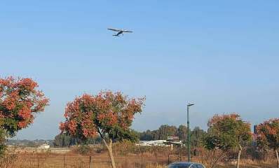 מטוס קל ממריא משדה התעופה של הרצליה. צילום: צחר רותם