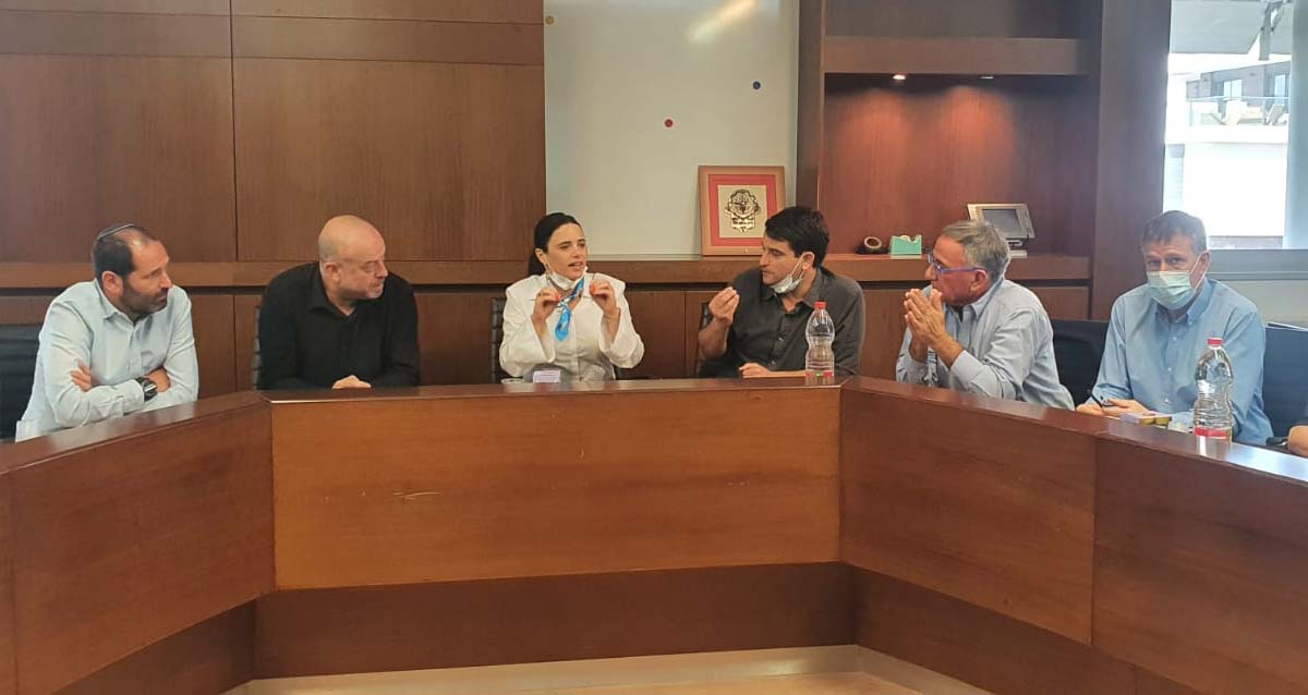 מפגש בין שרת הפנים לראשי הערים