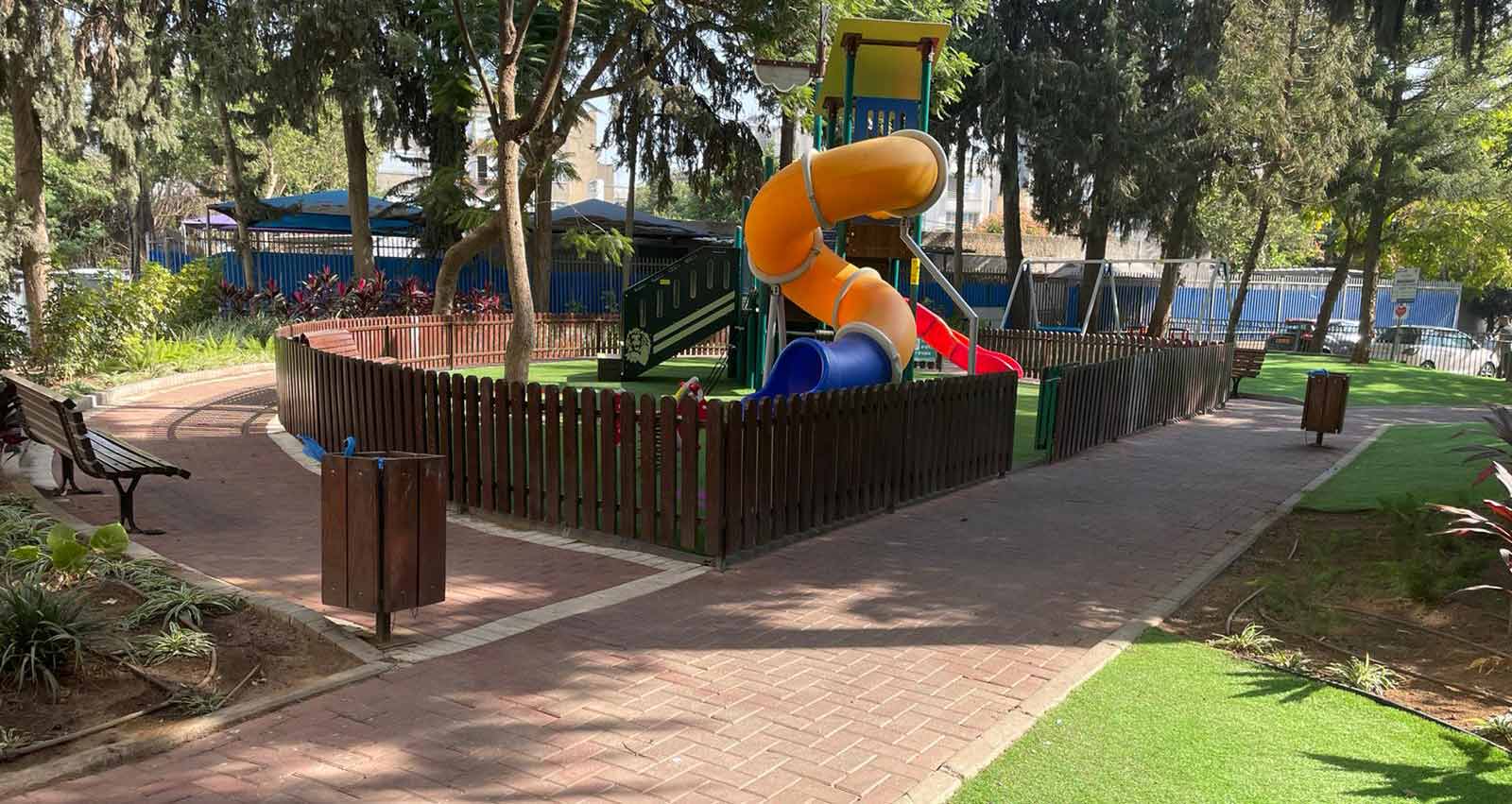 גינה ציבורית ברחוב הרצוג הרצליה.