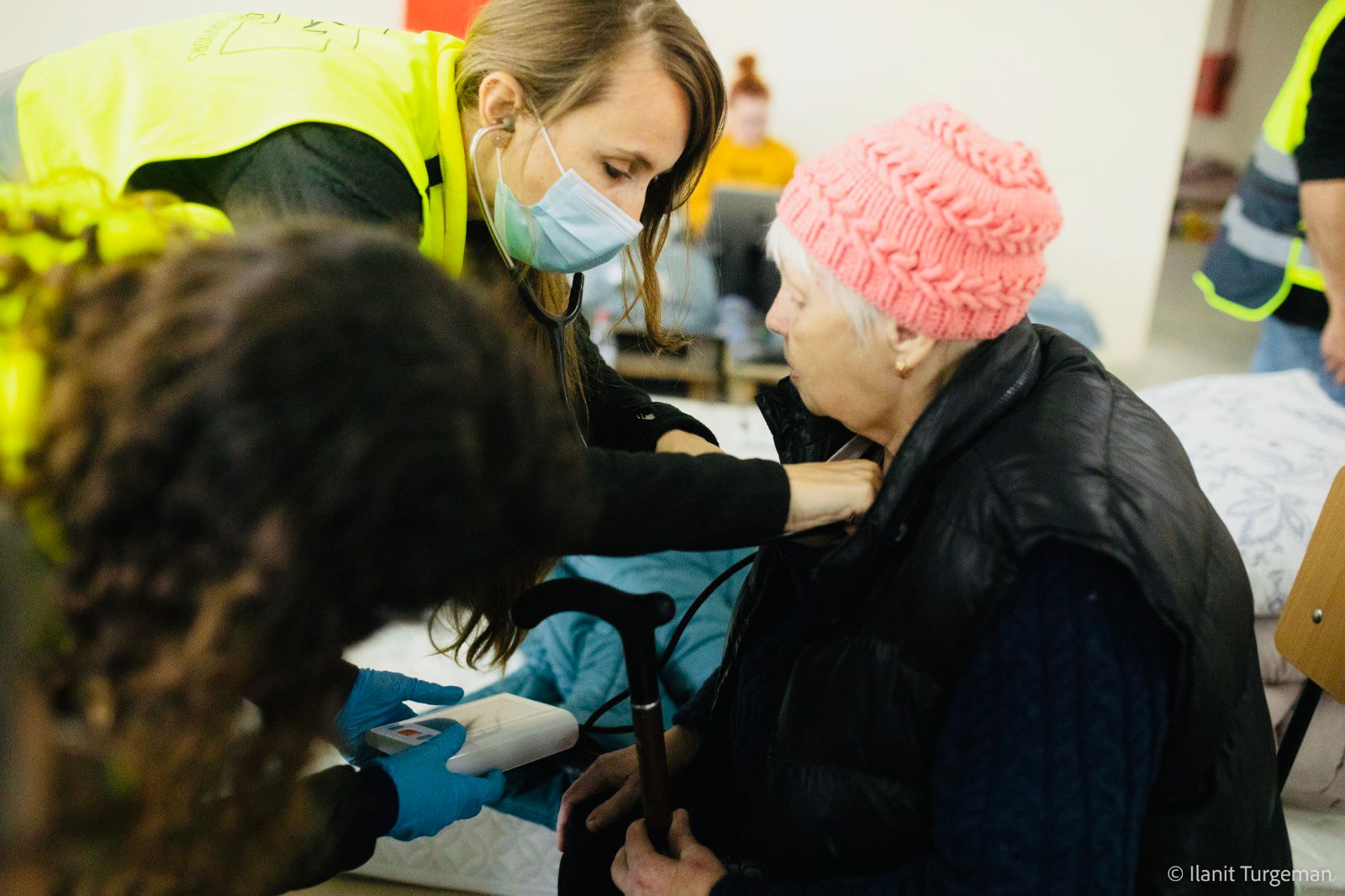סוניה לביא מטפלת בפליטים מאוקראינה. צילום: אילנית תורג'מן