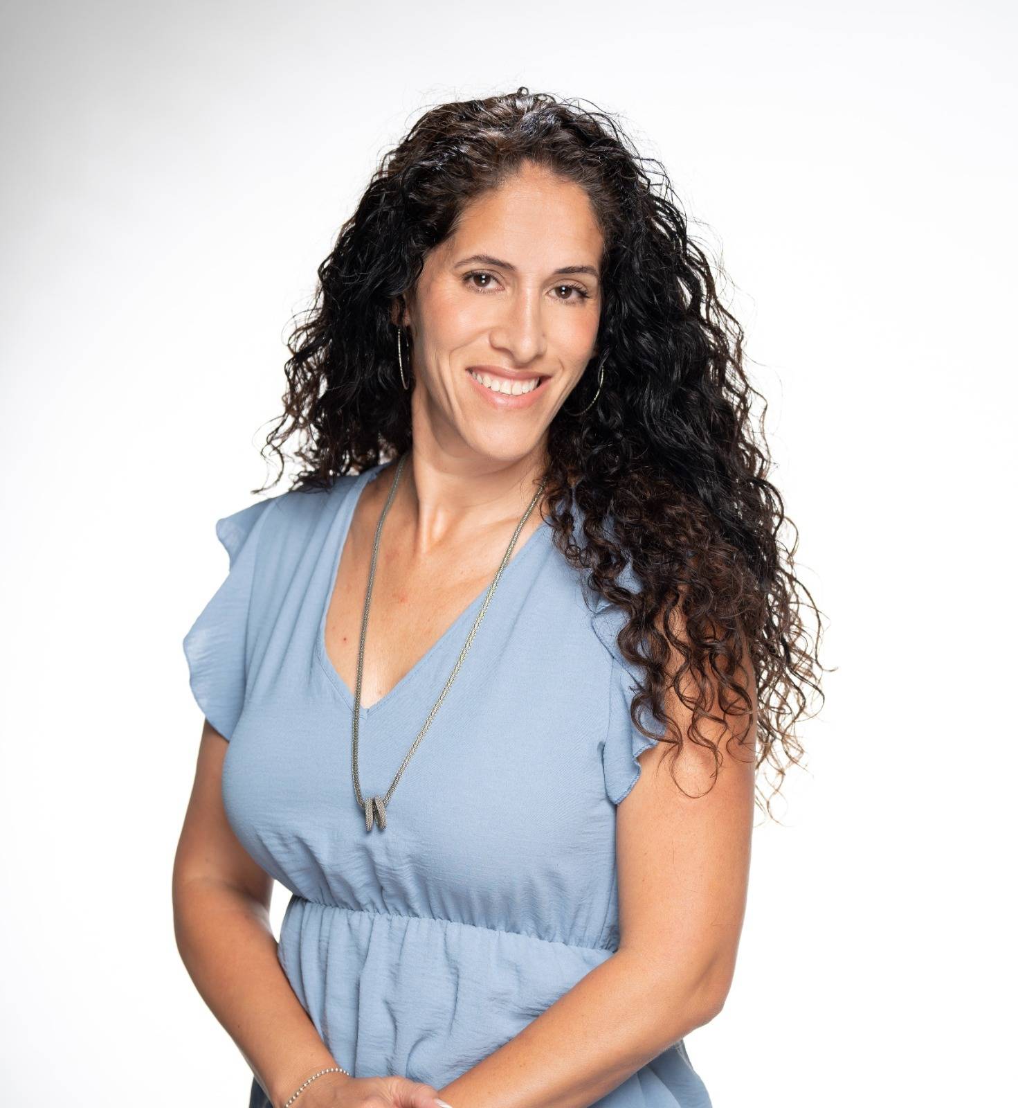 חנה גימפל מנהלת יסודי 1200