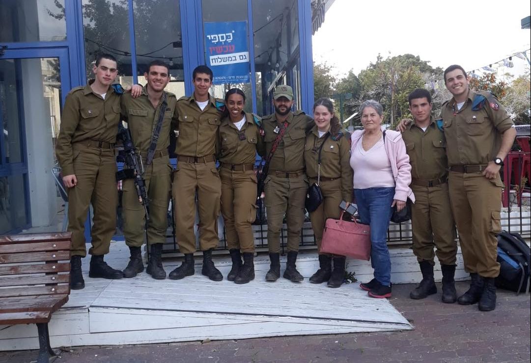 מתנדבים למען חיילי צה"ל ברמת השרון