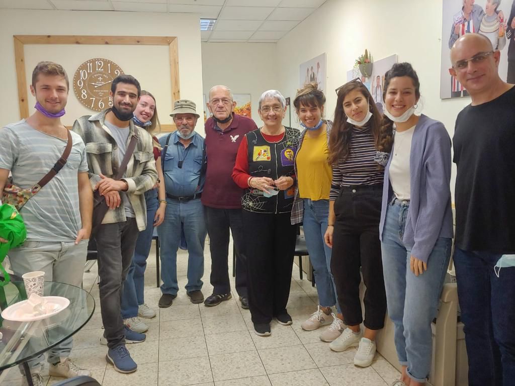 עמותת עוגה בהפתעה בפעולה. צילום: פרטי