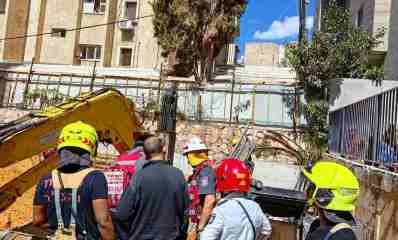 אתר הבנייה בהוד השרון. צילום: דוברות כבאות והצלה