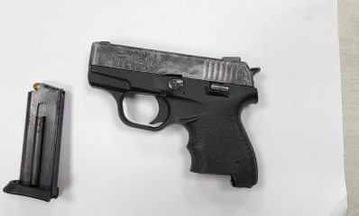 האקדח שנמצא ברכב. צילום: דוברות המשטרה