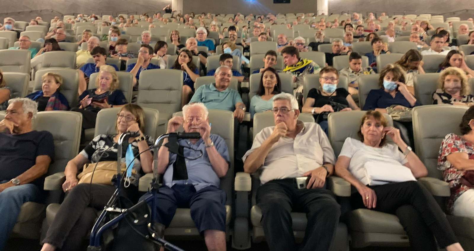 טקס הצדעה למתנדבים. צילום: דוברות עיריית כפר סבא