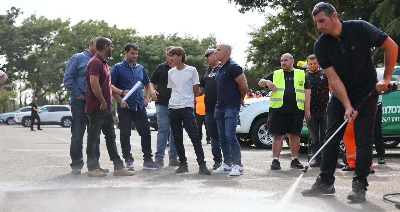 מערכת שטיפה בלחץ גבוה. צילום: דוברות עיריית הוד השרון