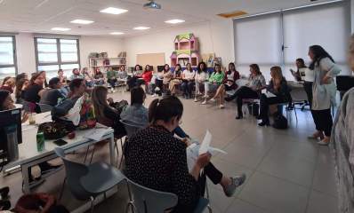 מפגש צוותי מרכז הגישור עם הצוות החינוכי בבית הספר. צילום: עיריית כפר סבא