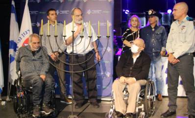 אירוע הדלקת נר שמיני של חנוכה. צילום: דוברות בית לוינשטיין