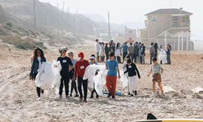 הפעילות של התלמידים בחוף. צילום: דוברות עיריית הרצליה