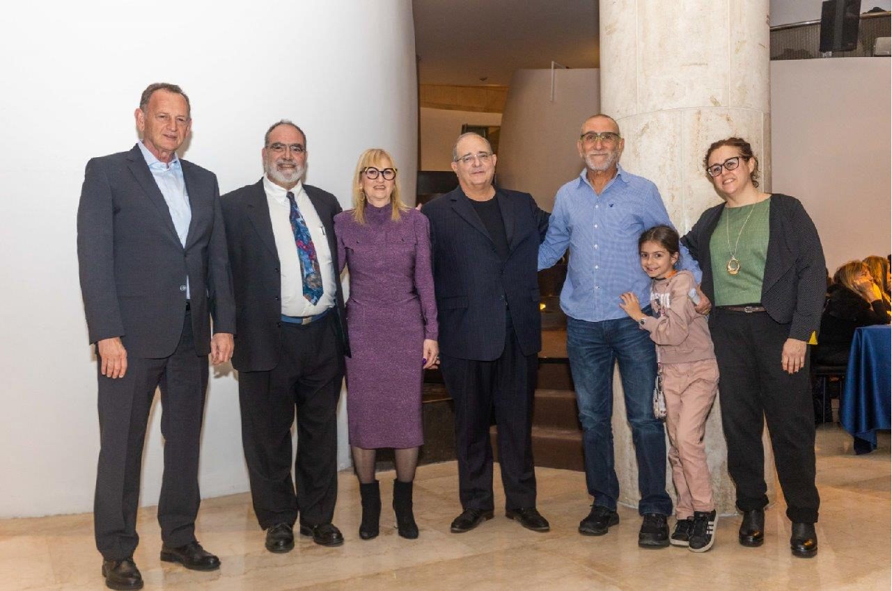 ד"ר שיילה גולדברג, אמלי, ביתה של מיכל בלאלי, אלי בלאלי, ארז מלצר, שולה מליק, ד"ר חגי אמיר, יוחנן לוקר. צילום: יוסי אלוני