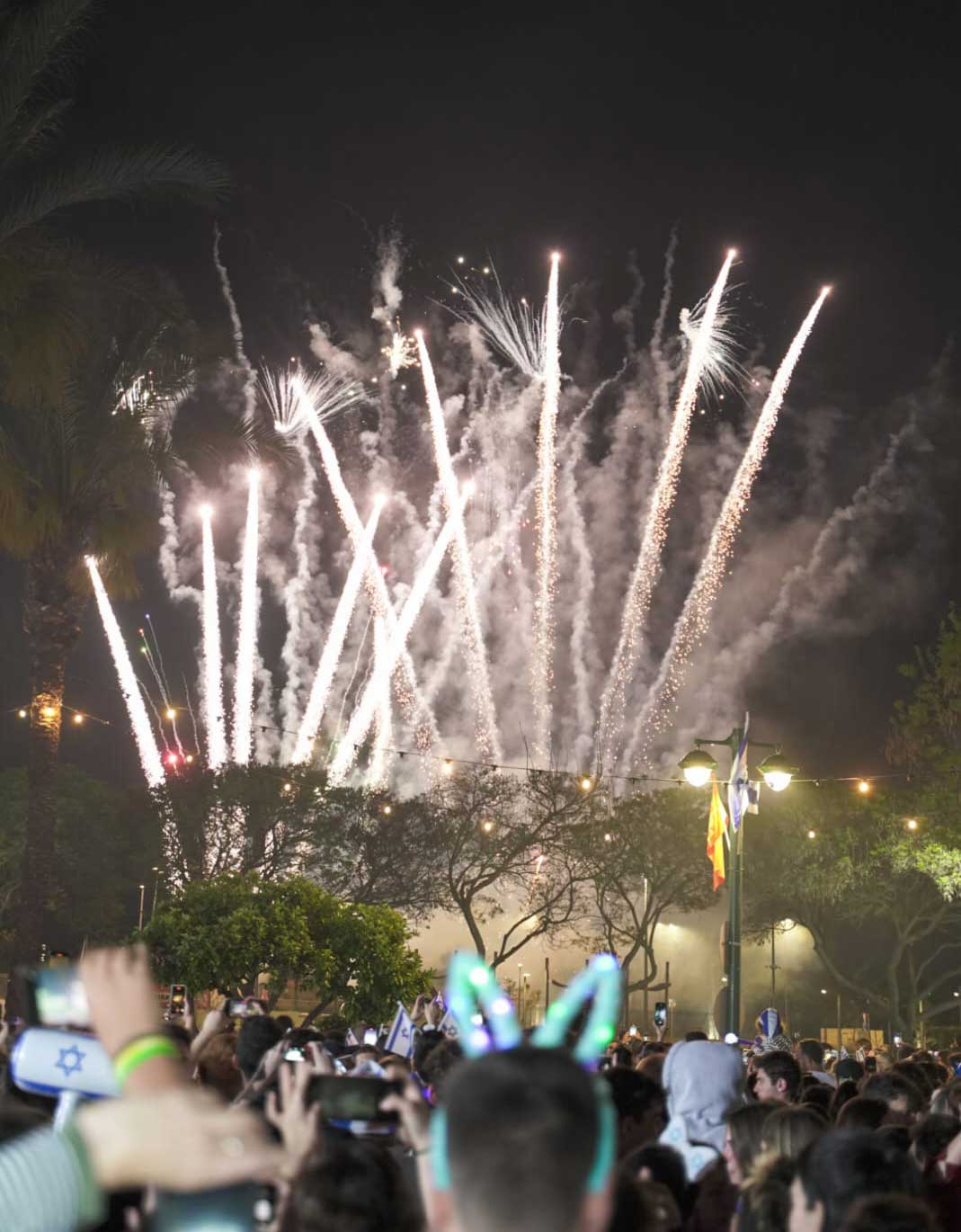 זיקוקים ברעננה. צילומים: צילומים שגיא, אודי יובל