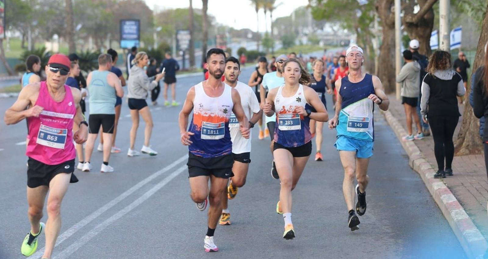 רצים ברחובות הרצליה. צילום: דוברות עיריית הרצליה