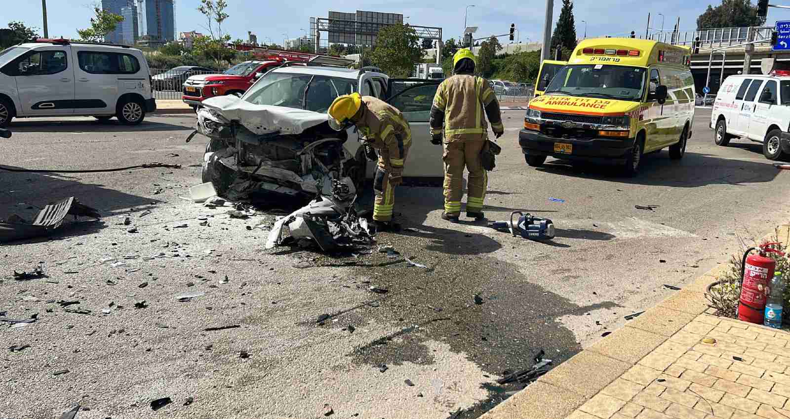 זירת התאונה. צילום: דוברות מד"א