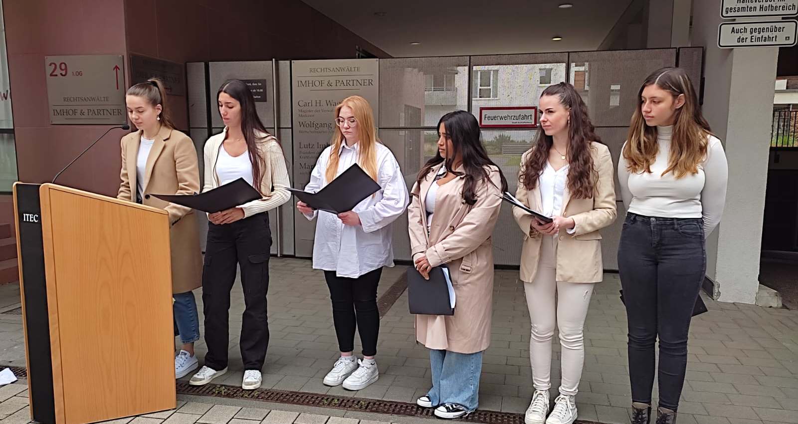 משלחת תלמידי תיכון רבין בגרמניה. צילום: עיריית כפר סבא