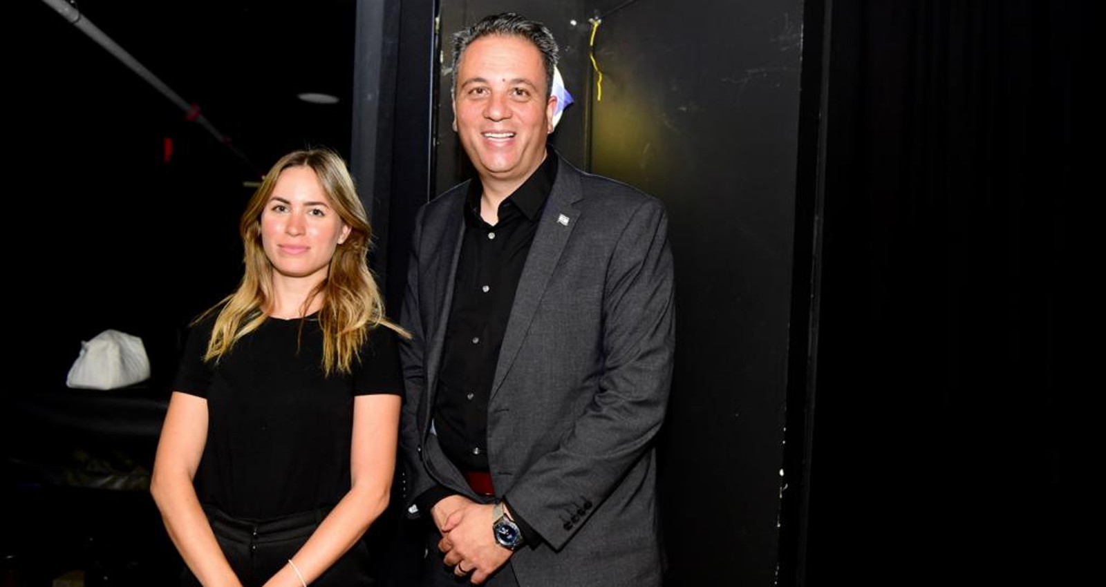 עו"ד רועי כהן ומנחת הכנס אדוה דדון. צילום: אבשלום ששוני