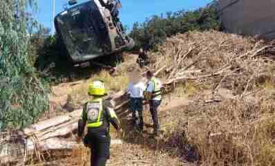 האוטובוס בתעלה. צילום: תיעוד מבצעי מד"א
