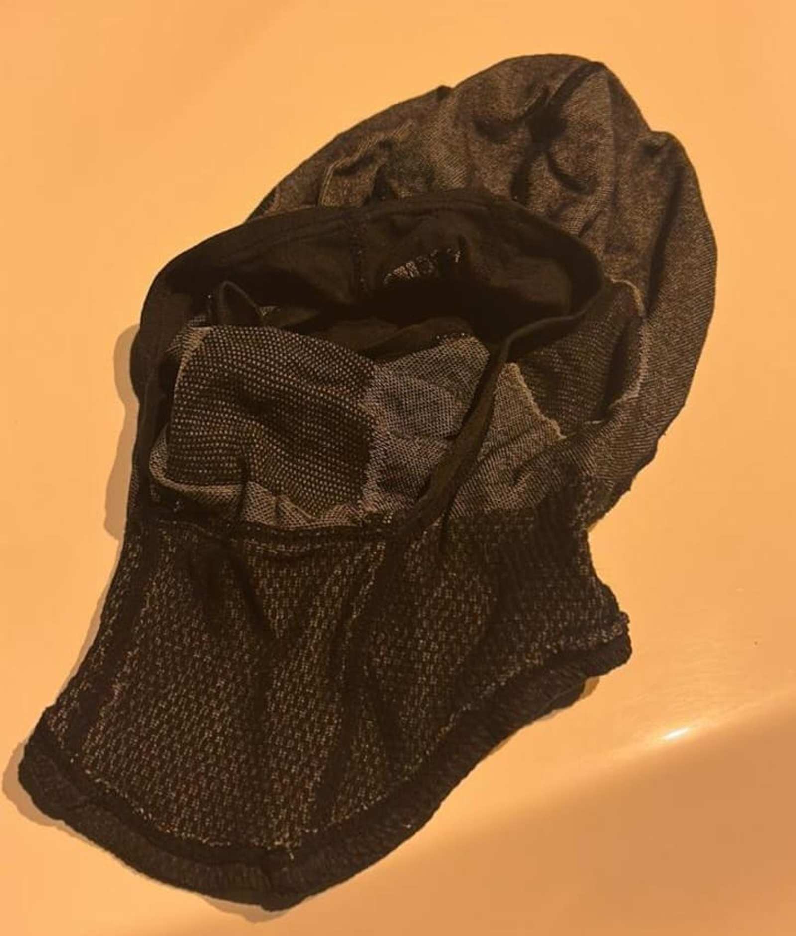 מסיכות סקי שנמצאה ברכב של החשודים. צילום: דוברות המשטרה