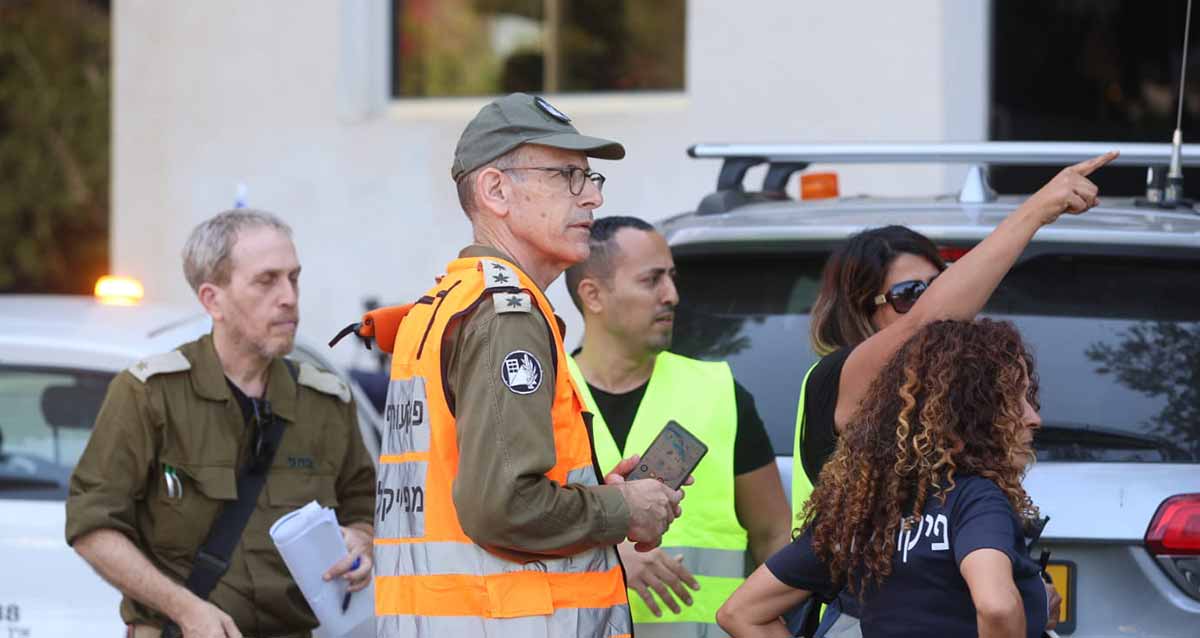 מתרגלים נפילת טיל במרכז הרצליה