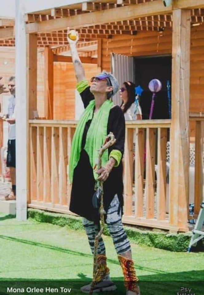 מונה במסיבה. צילום: פרטי