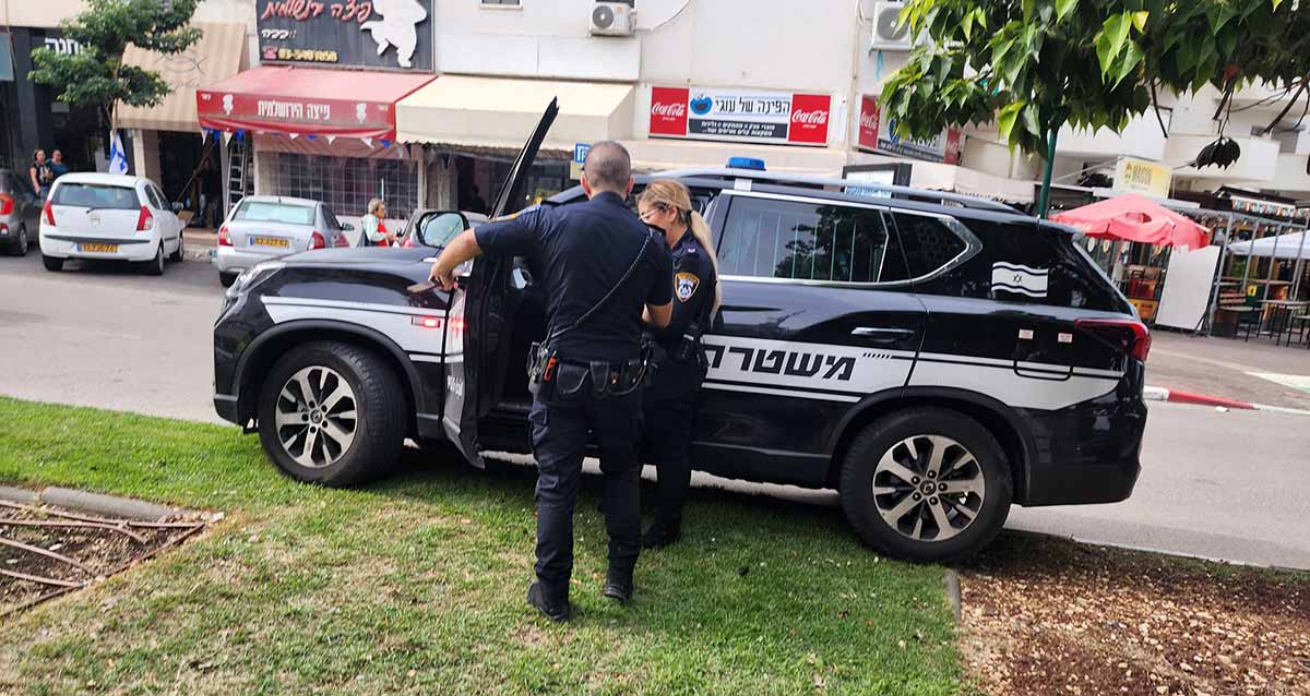 ניידת שיטור ברמת השרון