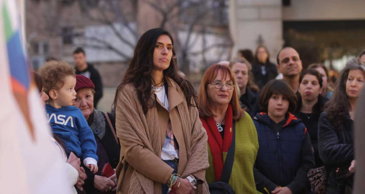 שלי שם טוב ואיה פרישקולניק בעצרת להשבתו של בנה עומר, לאחר 100 ימים כחטוף בעזה