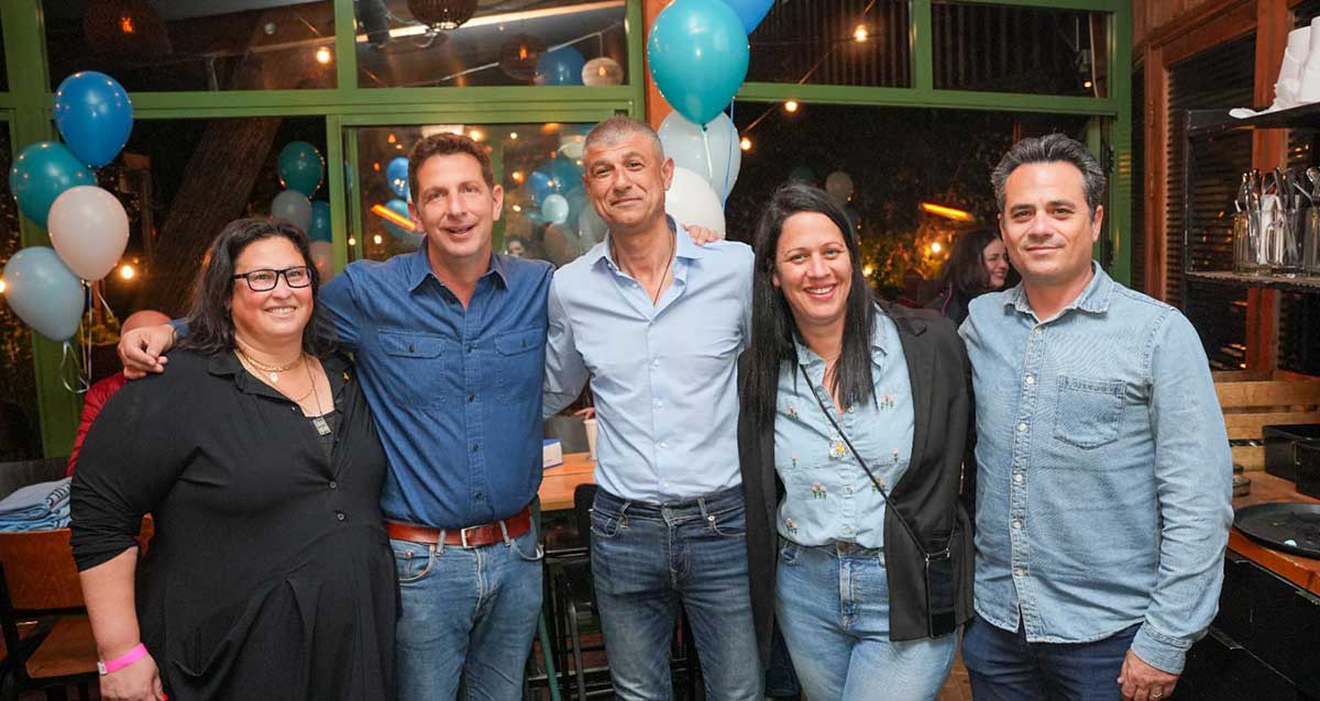 משמאל לימין: דנה אורן-ינאי, יריב פישר, עופר לוי, ניבה עומר-בז'ז'ינסקי וגוני לצטר
