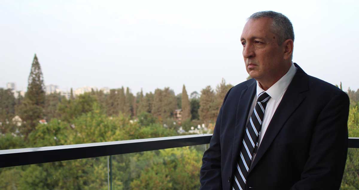 עו"ד ניר חפץ