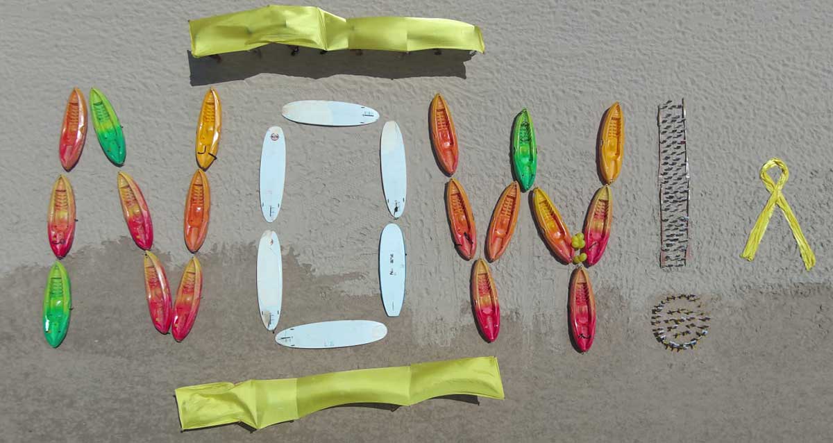 צופי ים הרצליה במיצג למען החטופים כחלק מאירוע כתף אל כתף.