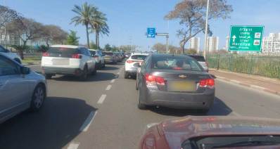 פקק תנועה בירידה משדרות הכוכבים למחלף הסירה בהרצליה