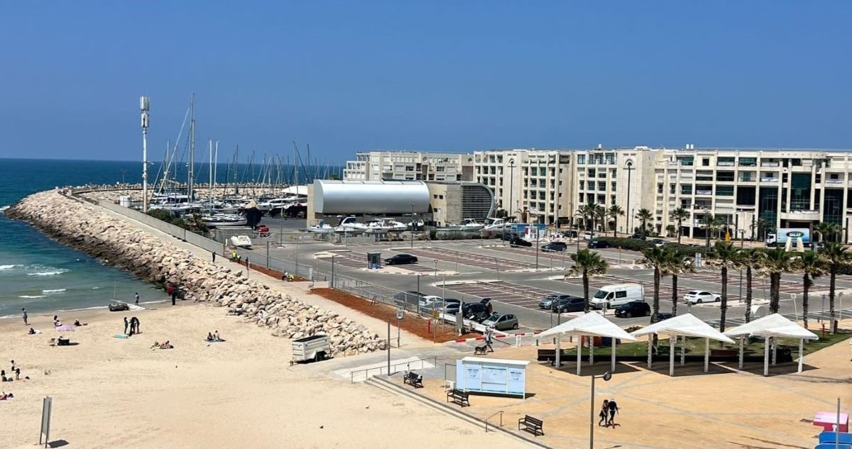 חוף העוגן בהרצליה. צילום באדיבות דוברות העירייה
