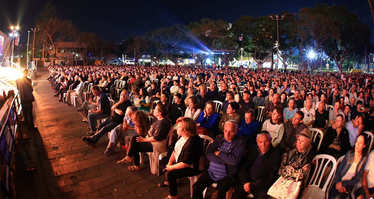 עצרת יום הזיכרון ברעננה (צילום: דוברות עיריית רעננה)
