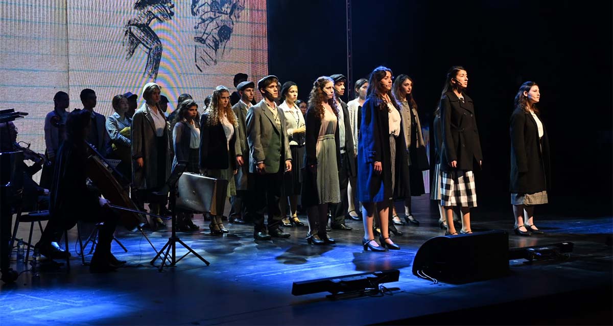 מתוך טקס יום השואה בהרצליה (צילום: דוברות עיריית הרצליה)
