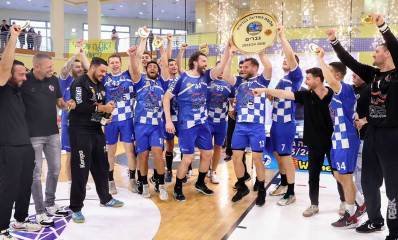 א.ס. רמת השרון מניפים את צלחת האליפות בכדוריד לעונת 2023/24