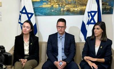 אילן וולך עם קולגות בקורס צוערי משרד החוץ. צילום: פרטי