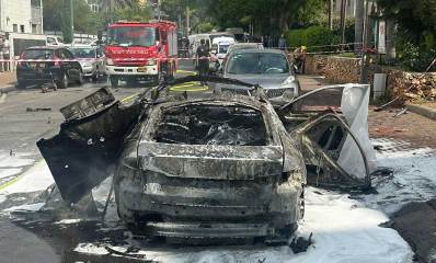 הרכב השרוף ברחוב הבנים הרצליה