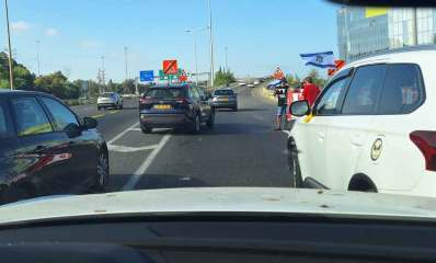 הפגנות וחסימות כבישים באיזור צומת הסינמה סיטי ובנייני וויקס. צילום: פרטי