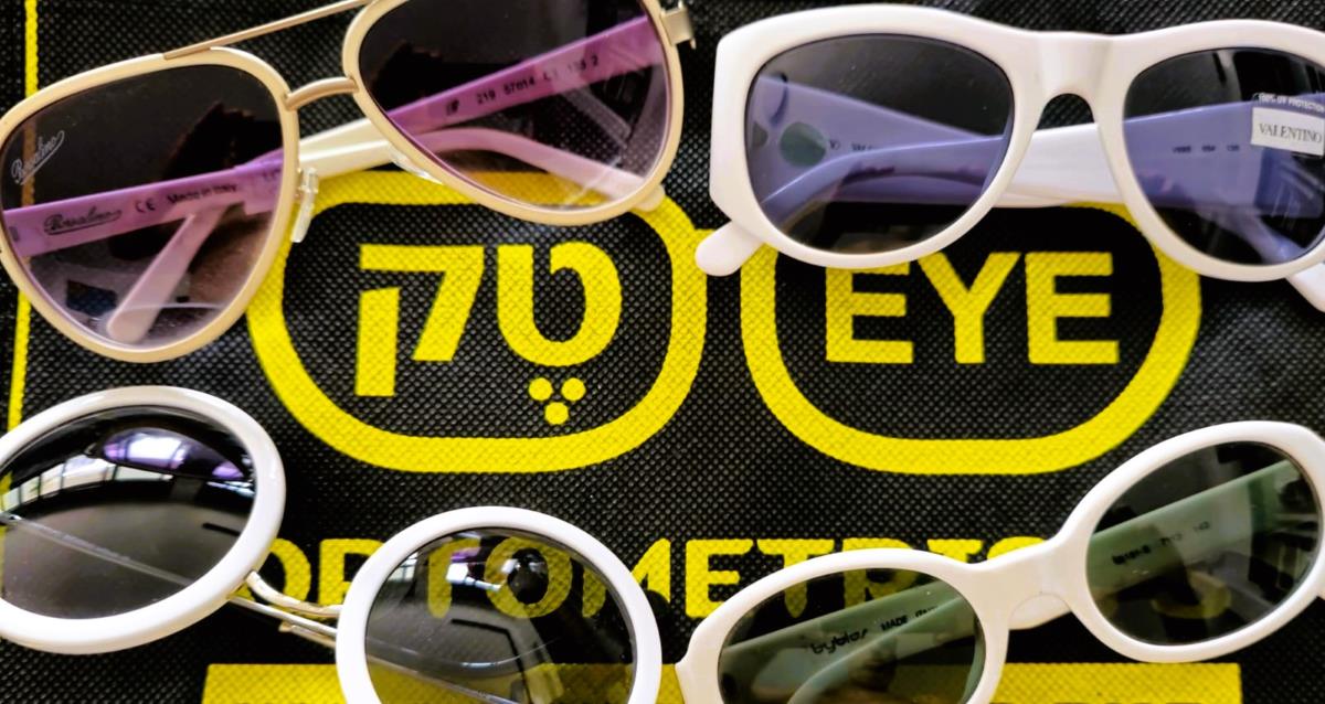 משקפיים לבנים ב-EYE טק. צילום: פרטי
