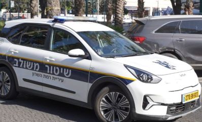 ניידת שיטור עירוני רמת השרון. צילום: ליאור שמחי