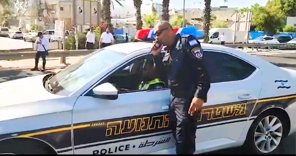 שוטר בהפגנת החרדים בבני ברק. צילום באדיבות אגף התנועה, משטרת ישראל