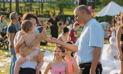 רפי סער באירוע שבועות בפארק על שם יצחק ולד ז״ל