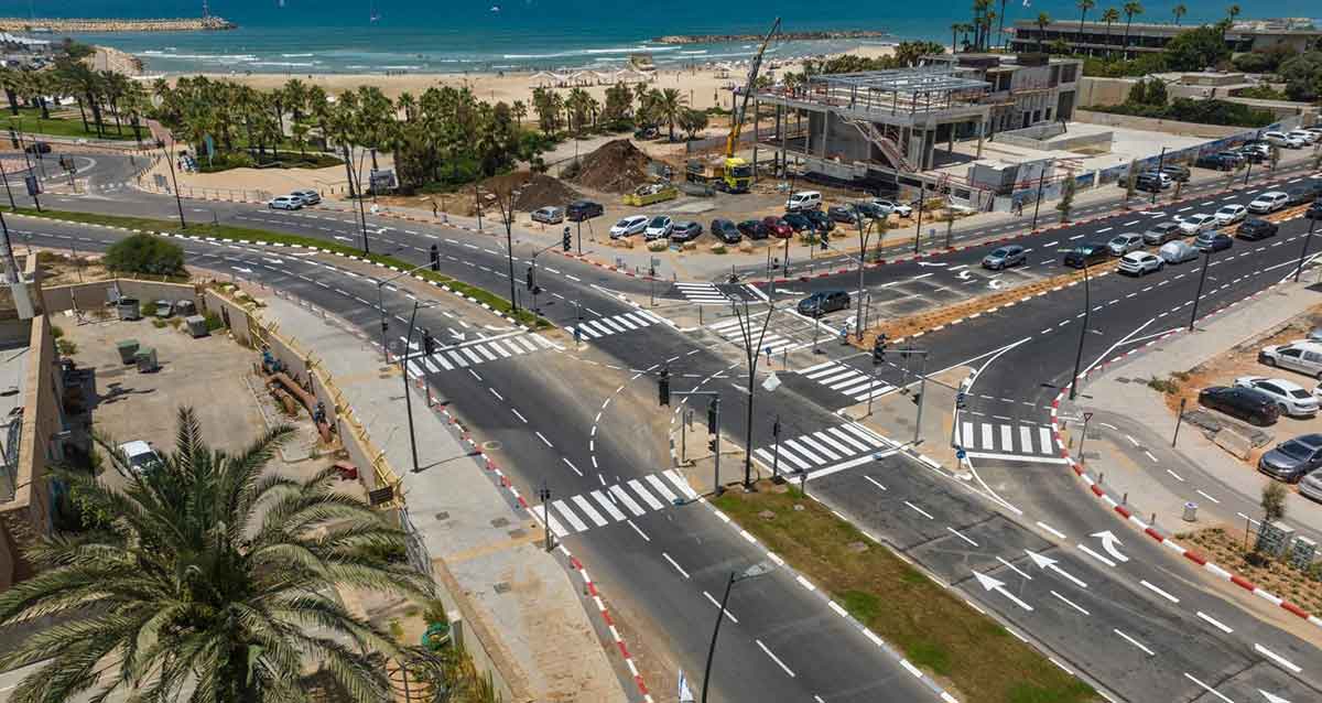 הצומת המחברת את שדרות אבא אבן ואלי לנדאו בהרצליה בסמוך למרינה הרצליה