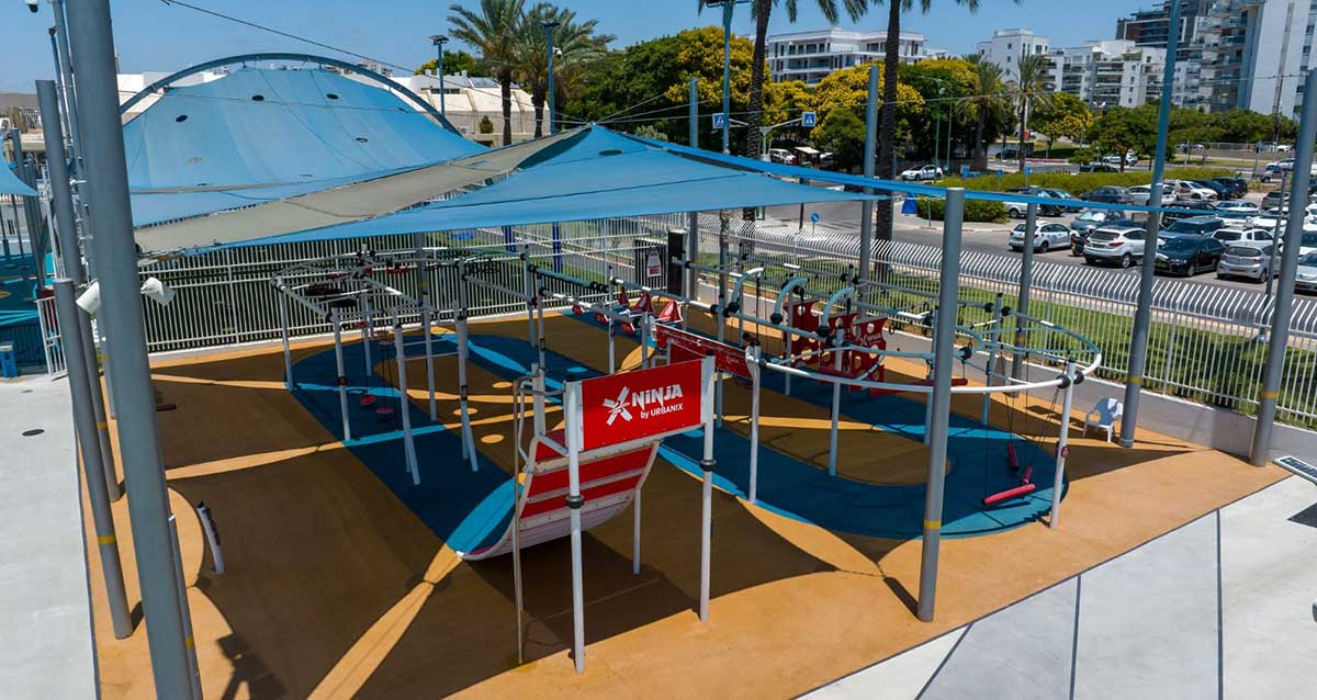 מתקני שעשועים בקאנטרי קלאב הרצליה