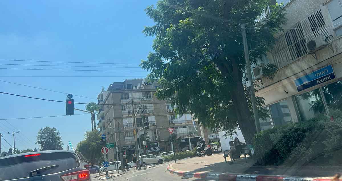 רחוב סוקולוב פינת שדרות ויצמן ברמת השרון