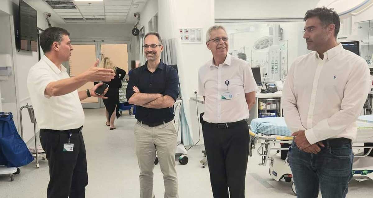ד"ר ירון מושקט מנהל בית החולים מאיר בכפר סבא עם פרופסור רן בליצר. צילום: מאיר